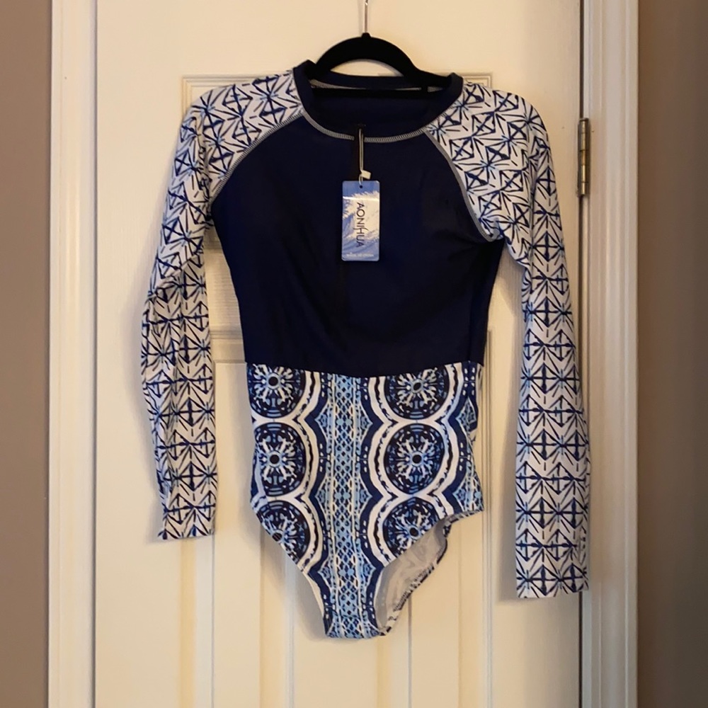 Aonihua long sleeve swim swimsuit